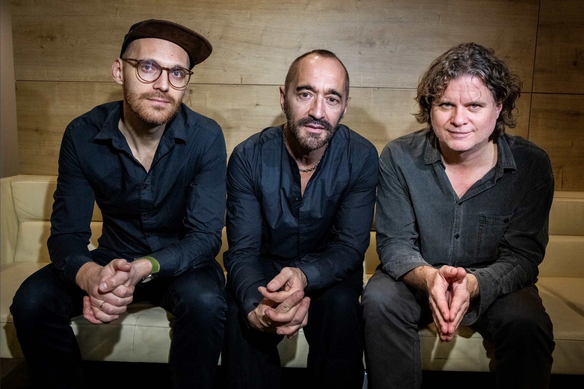 Tether Trio (US/DE/NL)